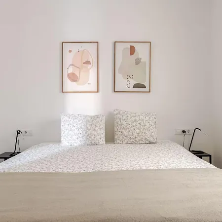 Chez Shey Rooms Bilbao Homestay